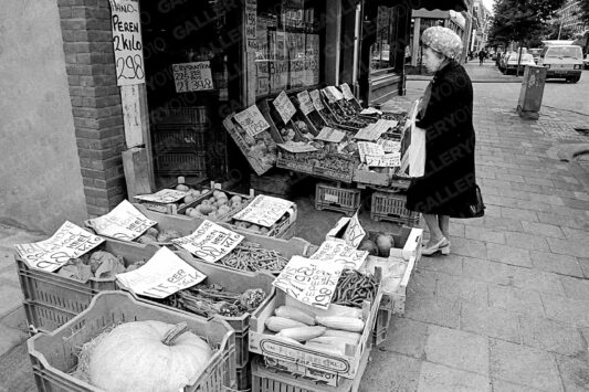 Groenteboer van toen - Gallery010: Rond de 70’s | Van Rotterdam tot New York