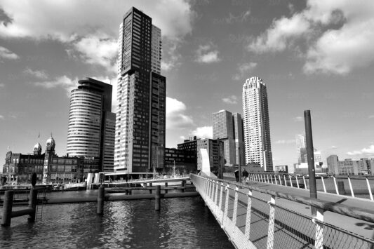 Rotterdam zwart wit foto van ©ZwartZwit010. Rijnhavenbrug, Montevideo, New Orleans