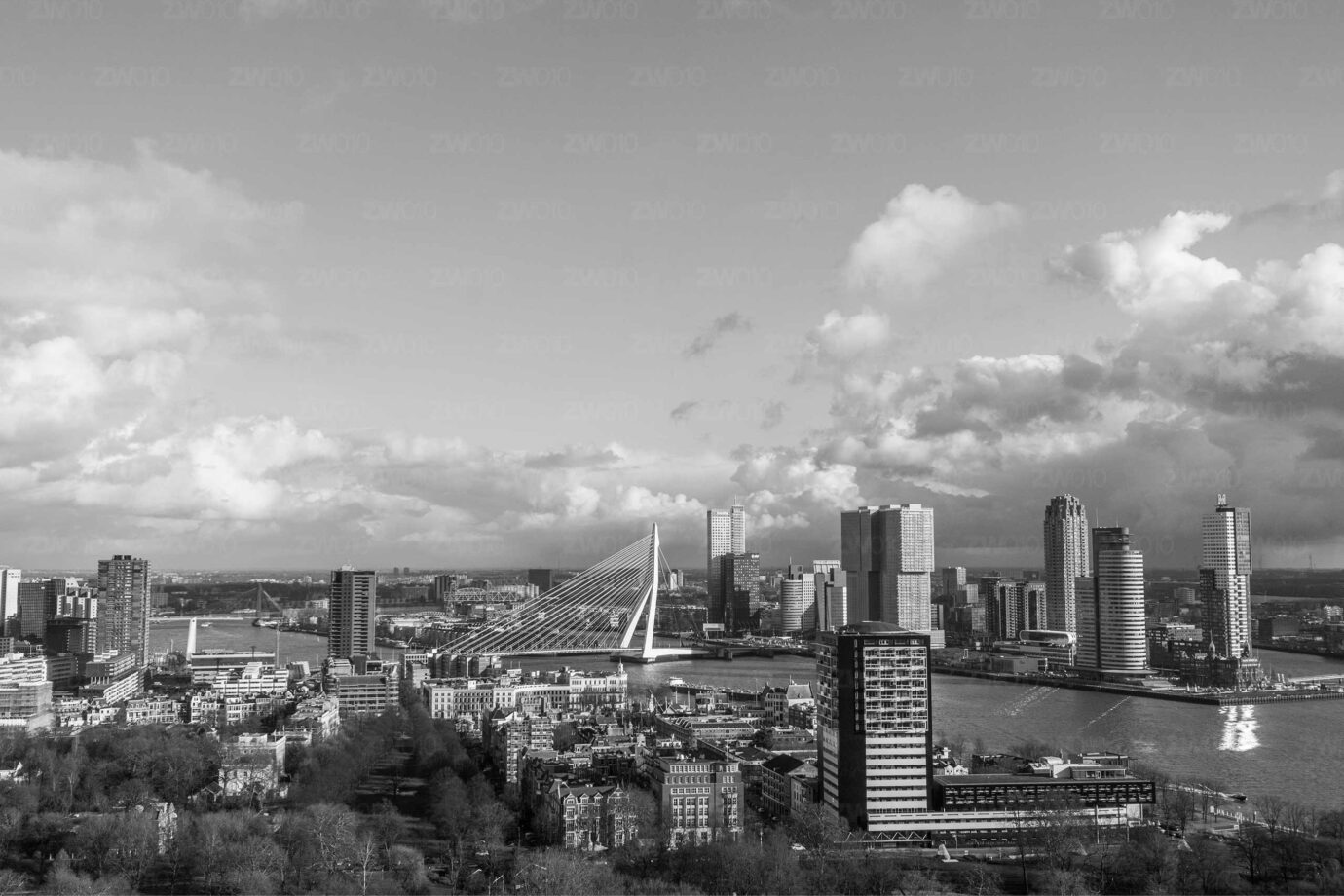 Rotterdam Skyline – vanaf De Mast-ZwartWit010©-2560x1707 Mooiste foto skyline rotterdam ©ZwartWit010. Rotterdam Skyline