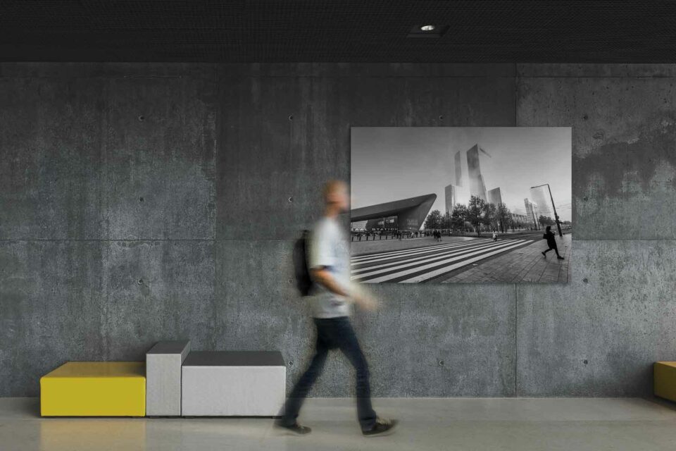 Mist aan de Weena - Stationsplein