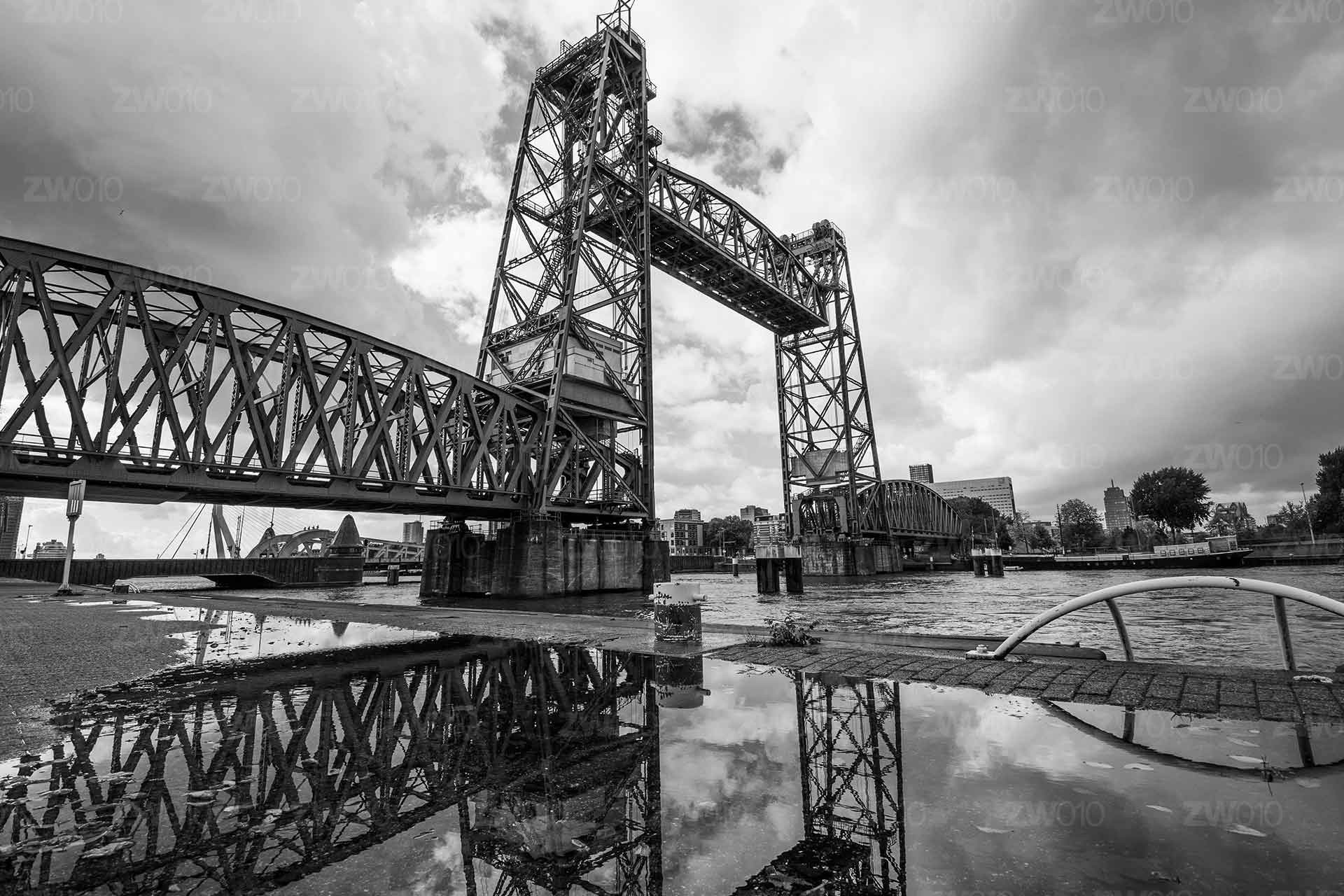De Hef na een buitje - Koningshavenbrug foto Rotterdam De Hef na een buitje - Koningshavenbrug foto Rotterdam