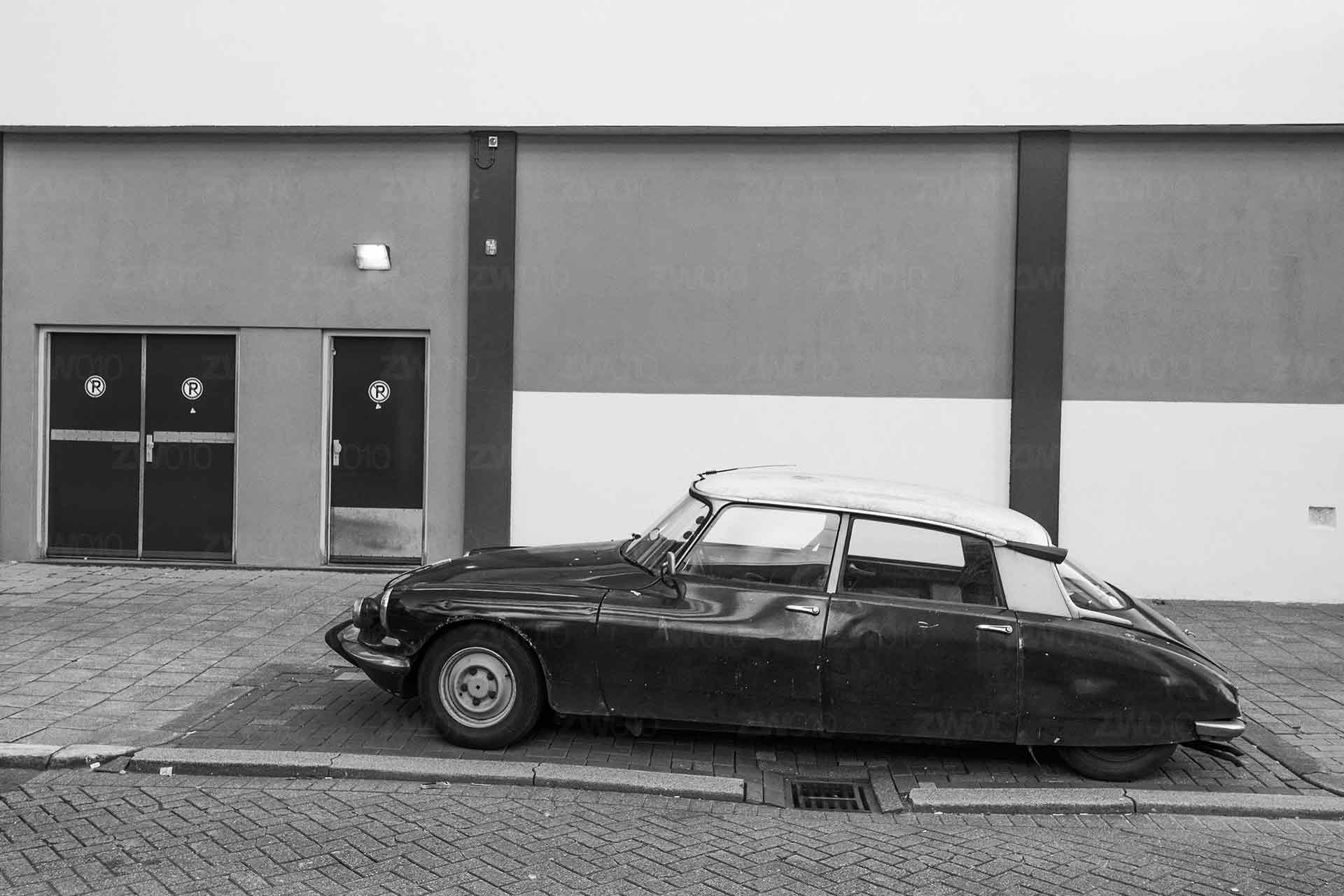 Snoek in 010 - Citroën DS in Rotterdam Snoek in 010 - Citroën DS in Rotterdam