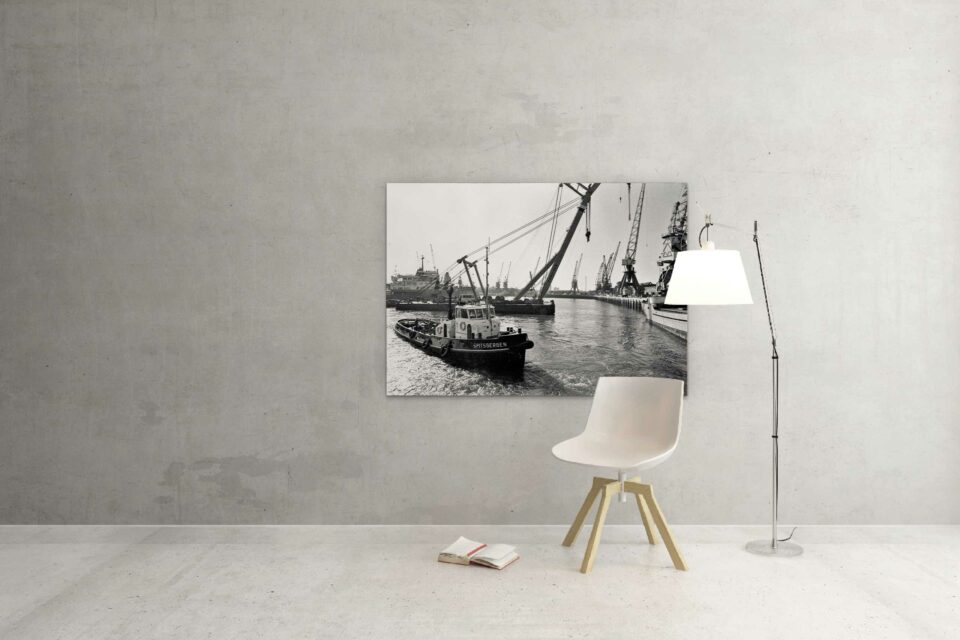 Rotterdam zwart wit foto van ©ZwartWit010. Sleepboot-Spitsbergen